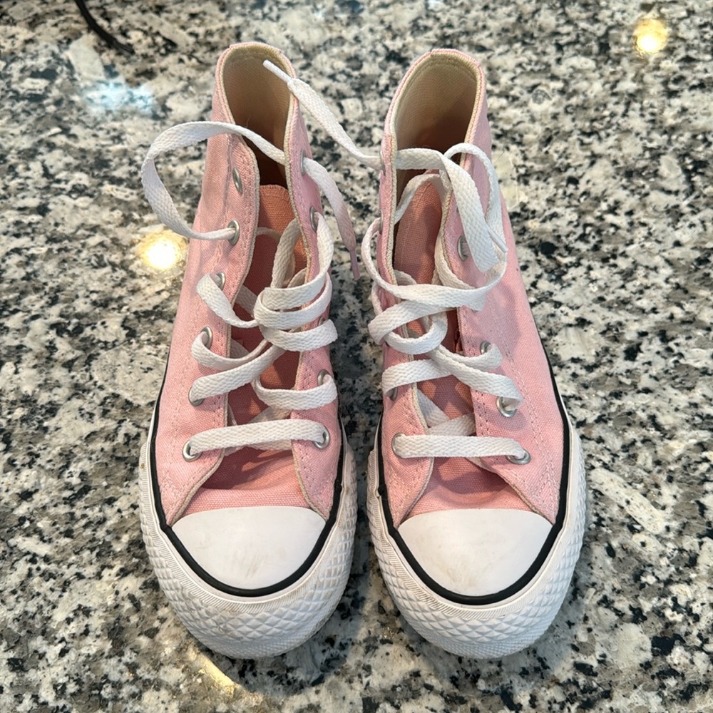 Girl pink platform converse